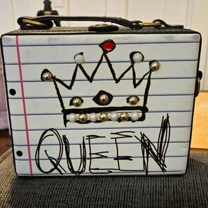 Queen Handbag Hard Top small train case 7" x 8"